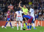 开云体育官网-荷甲争夺激烈：阿贾克斯或称霸荷兰