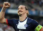 开云体育-杜兰特无解单打撕裂防线，湖人趁乱攻克洛城德比