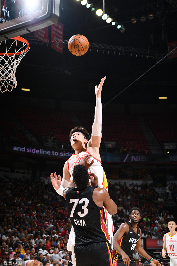 热火险胜澳大利亚男篮，汉密尔顿三分雨点燃全场的简单介绍