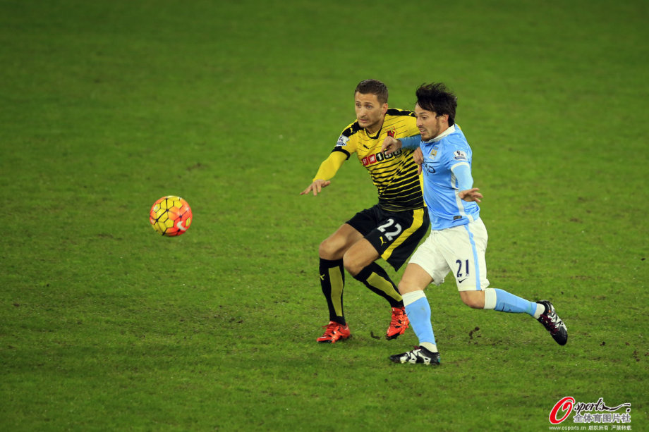 包含波兰逆转德国，阿圭罗刷新纪录的词条