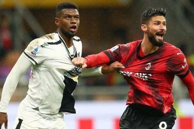 包含AC米兰球员破天荒史，全力以赴备战的词条