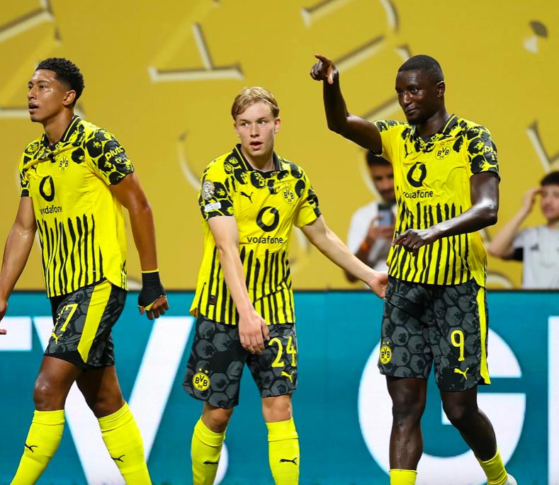 马德里竞技后防战术出色，晋级顺利