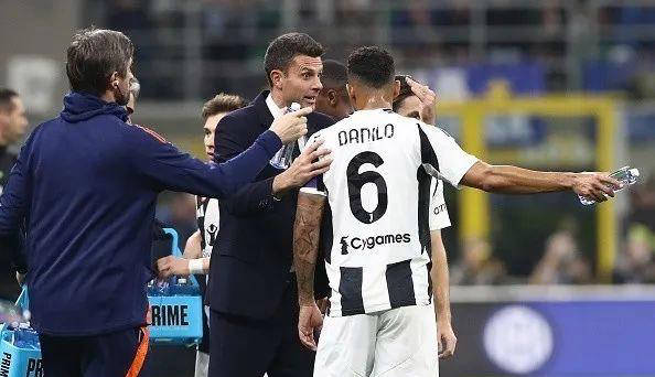 尤文图斯遭曼联惨败，止步欧冠十六强的简单介绍