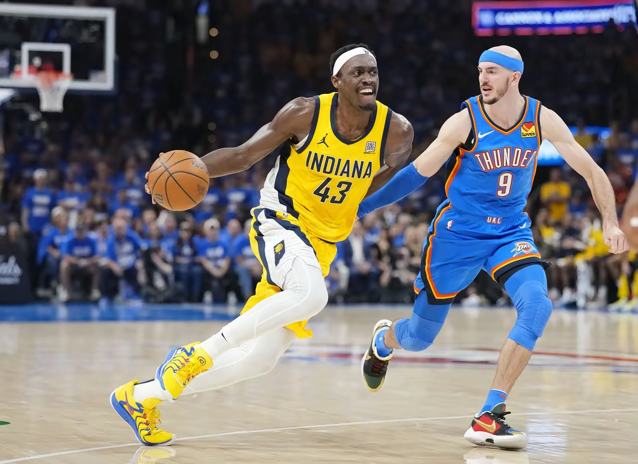 关于猛龙在主场击败火箭，西亚卡姆全面发威的信息