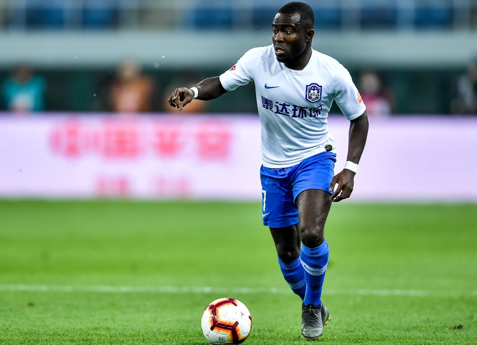 包含天津泰达主场未能力擒武汉卓尔的词条