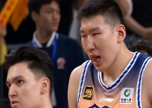 包含中锋对决：内线力量激烈碰撞述说对话的词条