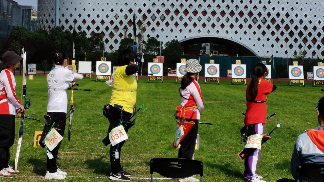 俄罗斯射箭冠军斩获金牌，巅峰时刻