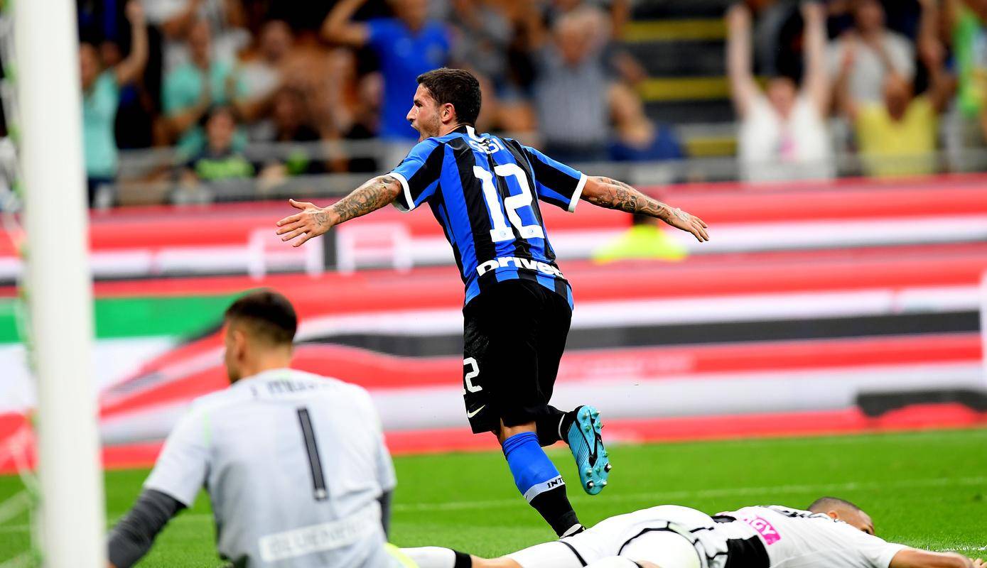 乌迪内斯年轻后卫受表彰，成为赛场焦点