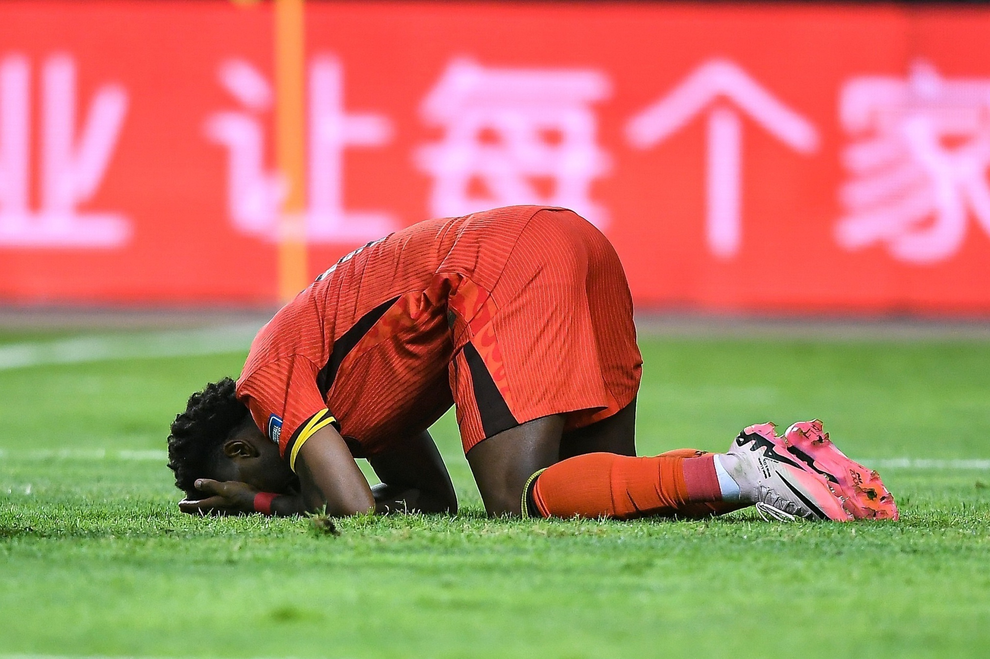 球员因故意犯规导致比赛失利