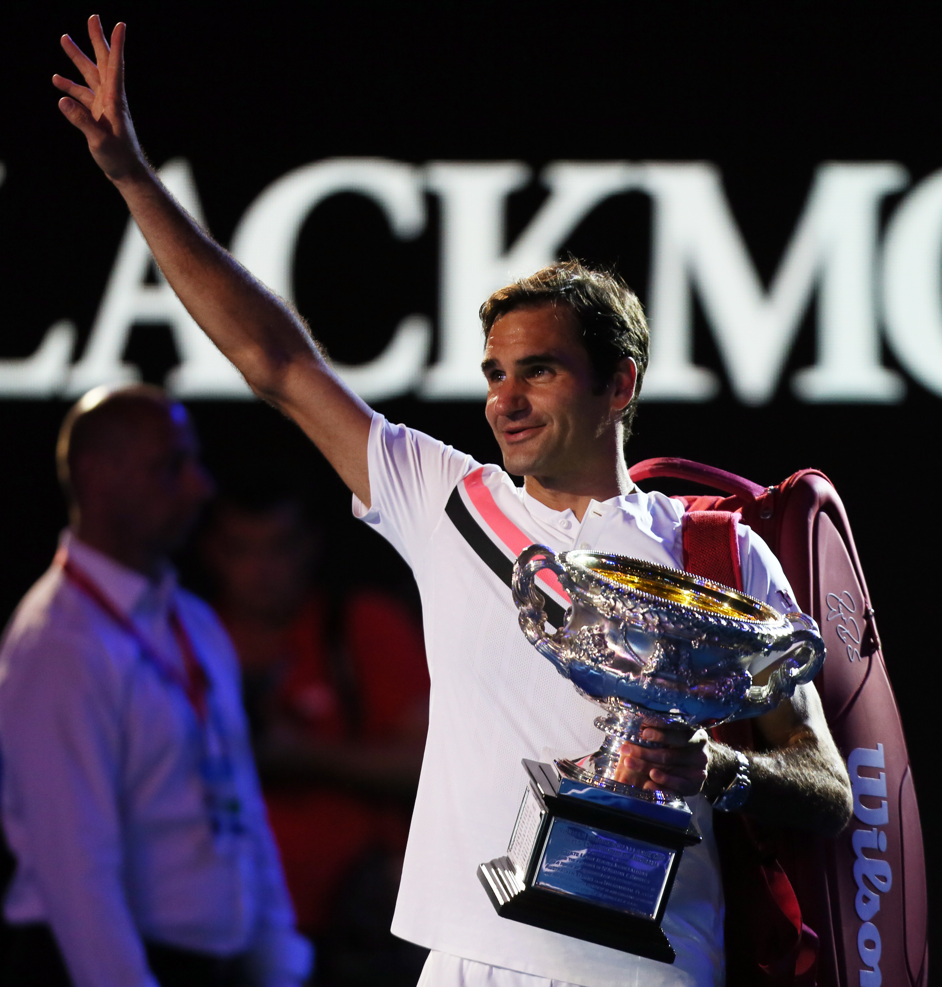 关于美国网球队翻盘澳大利亚网球队，费德勒制霸全场的信息