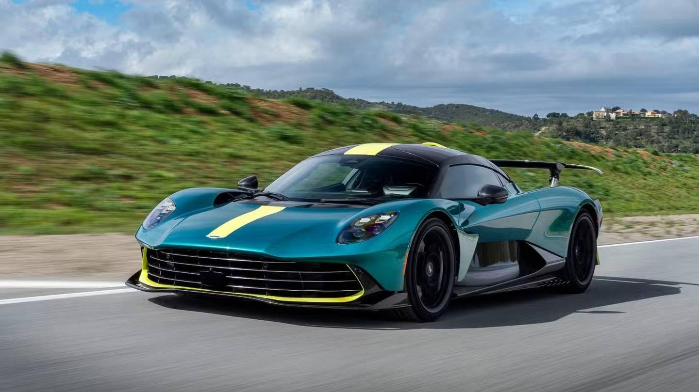 关于阿斯顿马丁鏖战迈凯伦，拉塞尔扛起全队的信息