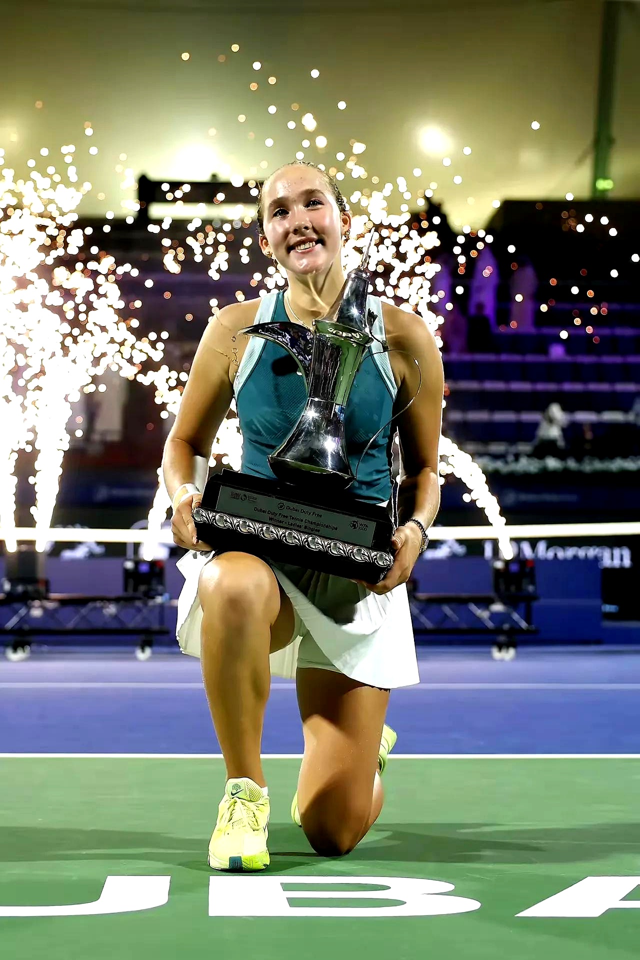 日本网球队绝地反击法国网球队，费德勒制霸全场的简单介绍