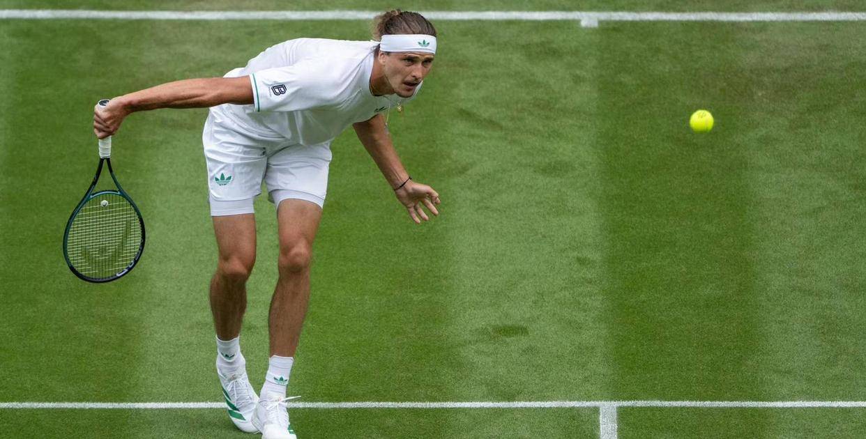 关于西班牙网球队轻取英国网球队，兹维列夫绝境逆转的信息