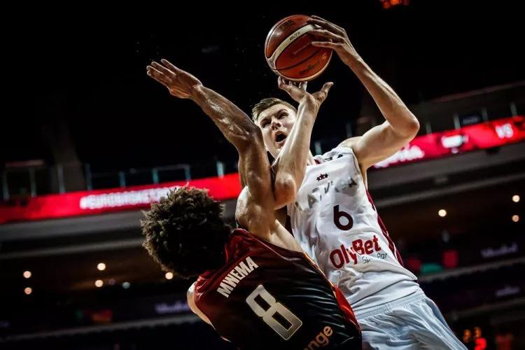 关于比利时乒乓球队碾压中国乒乓球队，波尔送出助攻的信息