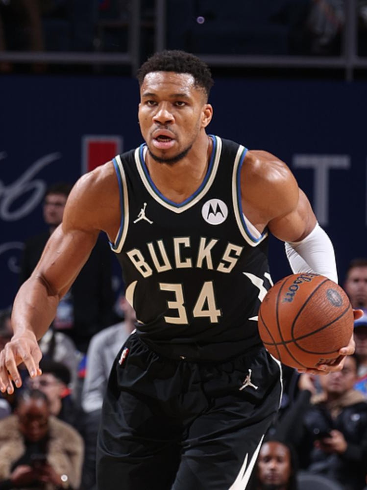 雄鹿翻盘湖人，利拉德统治全场的简单介绍