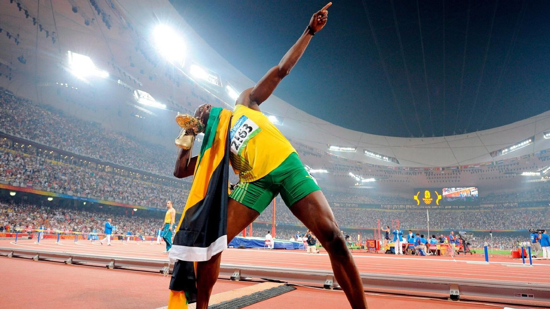 巴拉圭狂胜智利，本泽马成为关键先生