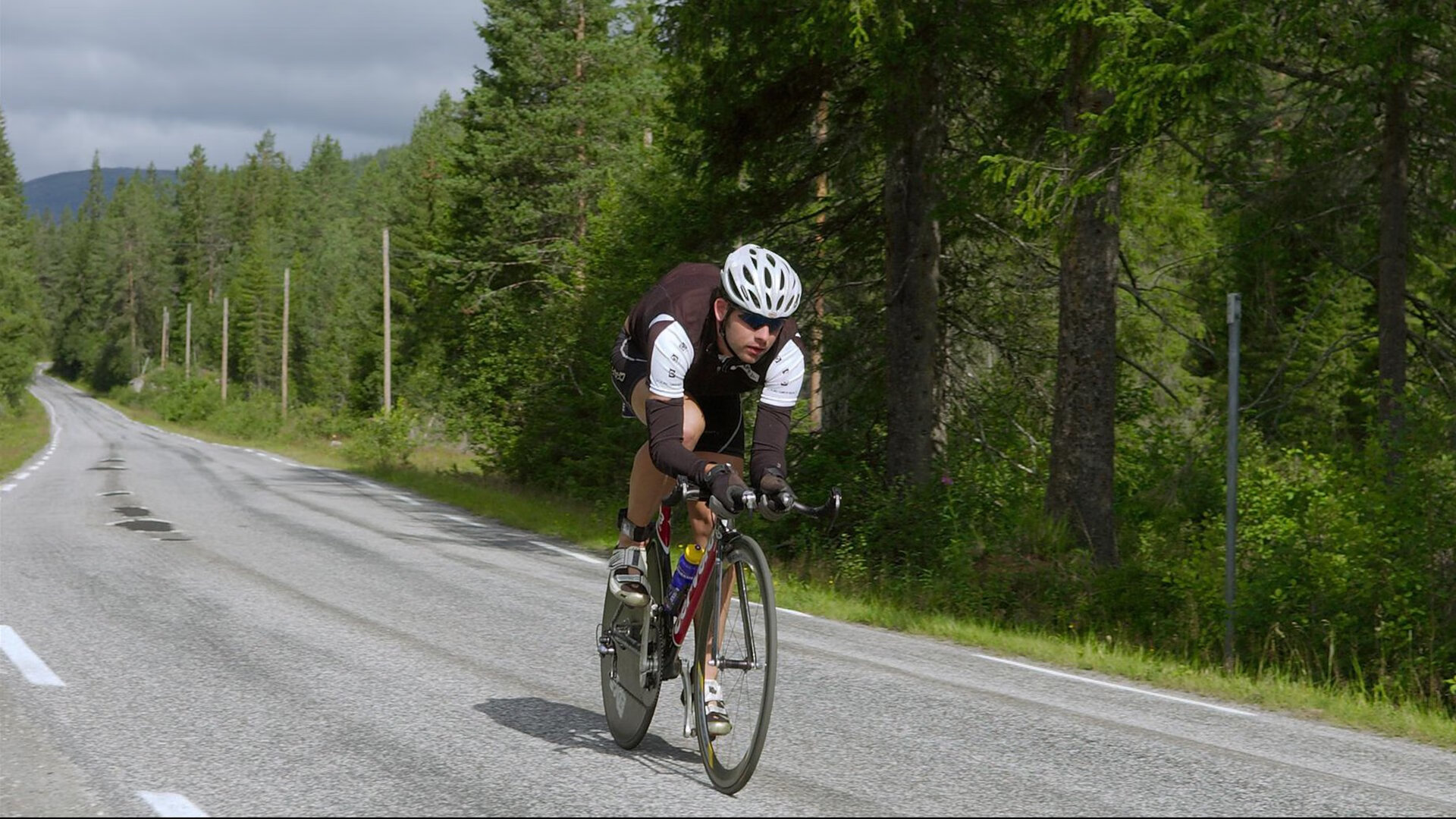 西班牙对阵德国，坎特如何成为全场焦点，改写中场对决剧本